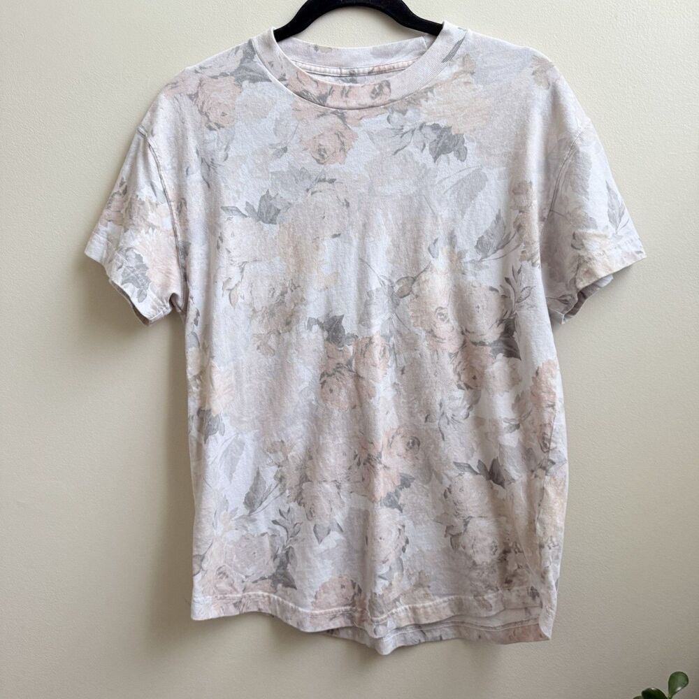 Abercrombie & Fitch Soft Cabbage Roses Womans tee shirt Size Small
